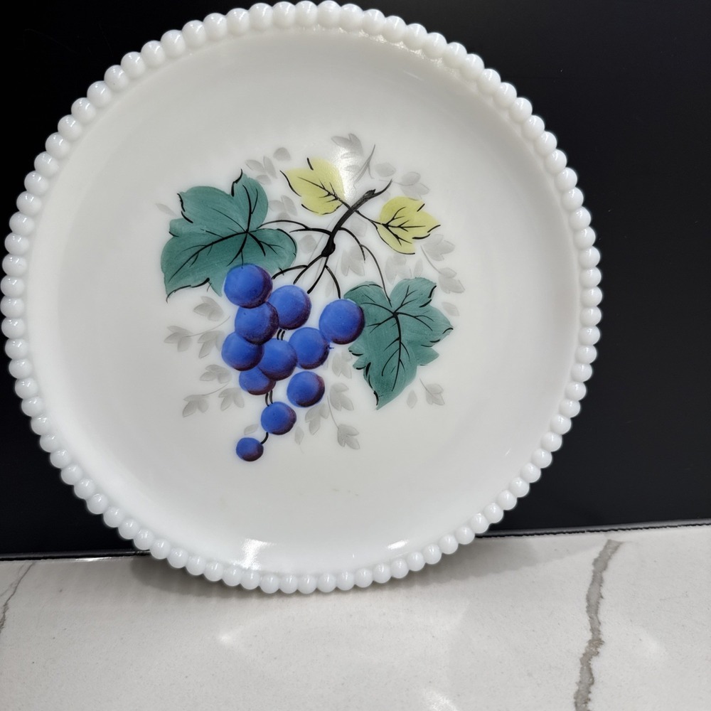Westmoreland Beaded Edge Luncheon Plate GRAPES and Leaves 7 1/2" wide